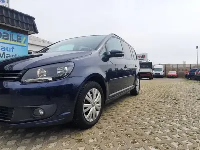 Gebraucht VW Touran Comfortline 140 PS (102 kW) 2015 Blau Van / Kleinbus