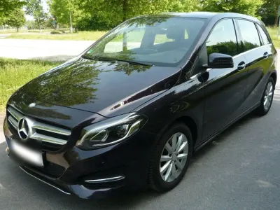Gebraucht Mercedes B180 Style 122 PS (89 kW) 2015 Violett Van / Kleinbus