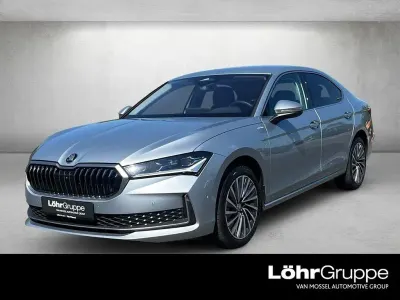 Gebraucht Skoda Superb LAURIN & KLEMENT 193 PS (141 kW) 2024 Silber Limousine
