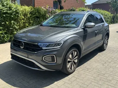 Gebraucht VW T-Roc Move 150 PS (110 kW) 2023 Grau SUV