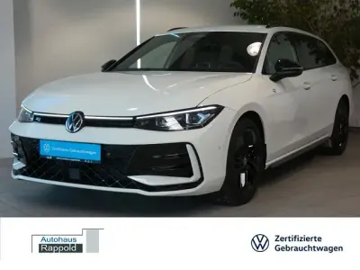 Gebraucht VW Passat Style 150 PS (110 kW) 2025 Weiß Kombi