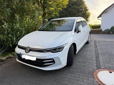 Gebraucht VW Golf VIII Life 116 PS (85 kW) 2024 Weiß Limousine