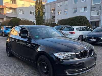 Gebraucht BMW 116 122 PS (89 kW) 2010 Schwarz Kleinwagen