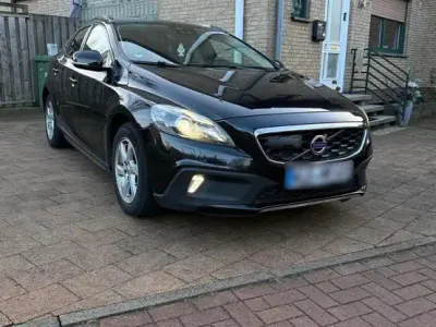 Second-hand Volvo V40 CC 190 CP (139 kW) 2015 Negru Break