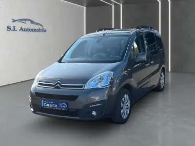 Gebraucht Citroën Berlingo SELECTION 110 PS (80 kW) 2016 Lackierung moka/metalliclacki Van / Kleinbus