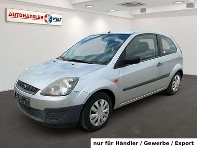 Gebraucht Ford Fiesta Ambiente 60 PS (44 kW) 2006 Silber Kleinwagen