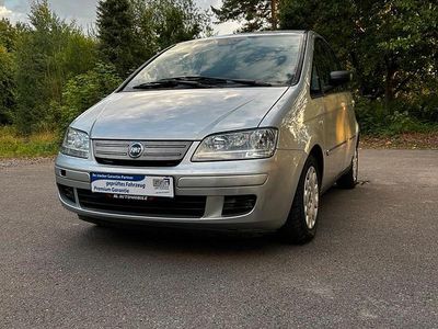Silber Gebraucht 2003 Fiat Idea Van / Kleinbus | 1.950 €