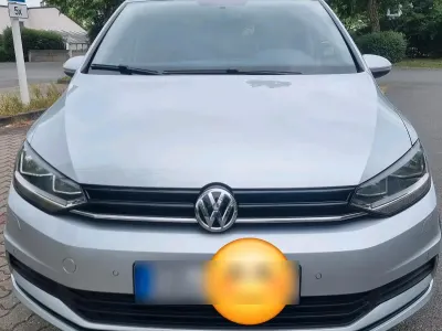 Gebraucht VW Touran Trendline 85 PS (62 kW) 2017 Silber Van / Kleinbus