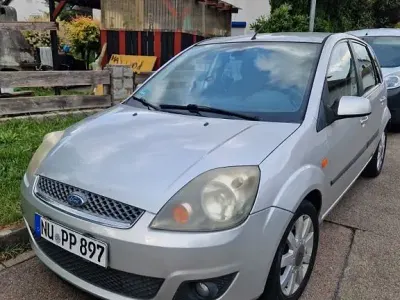Gebraucht Ford Fiesta Trend 69 PS (50 kW) 2006 Grau Kleinwagen