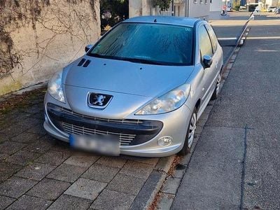 Gebraucht Peugeot 206+ 75 PS (55 kW) 2010 Silber Kleinwagen