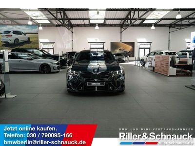 Grün Neu 2025 BMW M5 Sport Line Limousine | 146.590 € (Teuer)