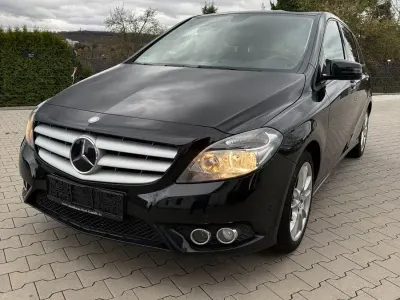 Gebraucht Mercedes B180 Edition 109 PS (80 kW) 2013 Schwarz Van / Kleinbus