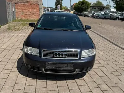 Gebraucht Audi A4 Comfort 179 PS (131 kW) 2001 Blau Limousine