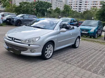 Gebraucht Peugeot 206 CC 109 PS (80 kW) 2002 Silber Cabrio