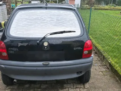 Second-hand Opel Corsa 45 CP (33 kW) 1995 Negru Hatchback