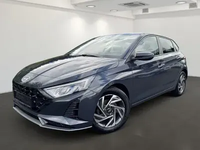 Käytetty Hyundai i20 Trend 101 HP (74 kW) 2024 Harmaa Viistoperä