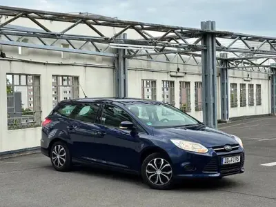 Gebraucht Ford Focus 116 PS (85 kW) 2012 Blau Limousine