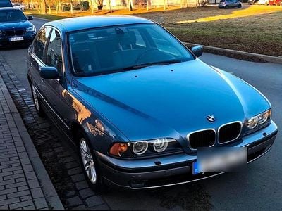 BMW 525