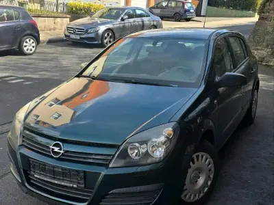 Usado Opel Astra 90 HP (66 kW) 2005 Verde Sedan