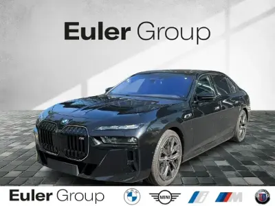 Gebraucht BMW M760e 571 PS (419 kW) 2024 Schwarz Limousine