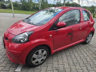 Używany Toyota Aygo City 68 KM (50 kW) 2006 Czerwony Hatchback