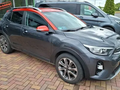 Gebraucht Kia Stonic DREAM-TEAM Edition 101 PS (74 kW) 2019 Grau SUV