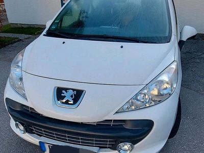 Gebraucht Peugeot 207 73 PS (53 kW) 2009 Weiß Limousine