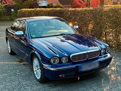 Jaguar XJ8