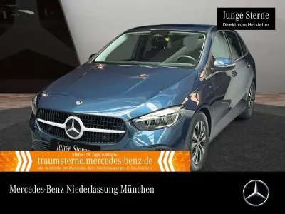 Gebraucht Mercedes B180 Advanced 116 PS (85 kW) 2023 Blau Van / Kleinbus