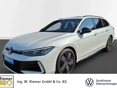 Gebraucht VW Passat IQ Drive 150 PS (110 kW) 2026 Oryxweiß perlmutteffekt Kombi