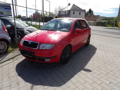 Usata Skoda Fabia Comfort 75 CV (55 kW) 2000 Rosso Berlina