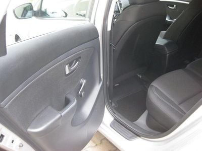 Silber Gebraucht 2013 Hyundai i30 Advantage Limousine | 5.600 € (Fairer Preis)