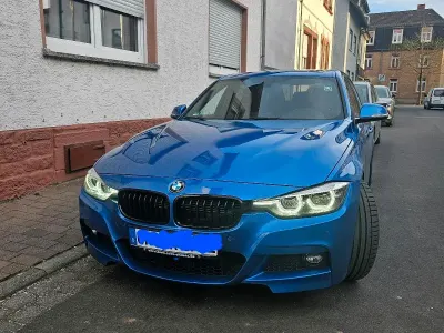 Gebraucht BMW 330e M Sport 252 PS (185 kW) 2018 Blau Limousine