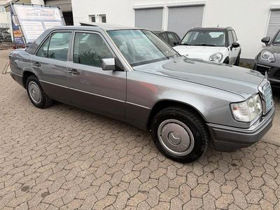 Second-hand Mercedes 200 75 CP (55 kW) 1990 Argintiu Berlinǎ