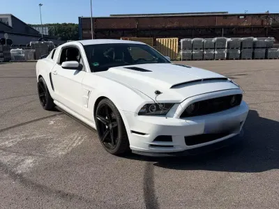 Gebraucht Ford Mustang 424 PS (311 kW) 2014 Weiß Coupé