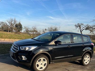 Gebraucht Ford Kuga Trend 120 PS (88 kW) 2019 Schwarz SUV