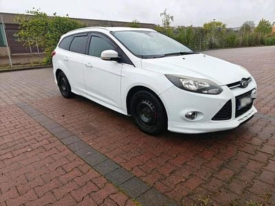 Usata Ford Focus Individual 140 CV (102 kW) 2014 Bianco Station wagon