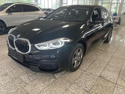 Schwarz ii/bonnet fl Gebraucht 2021 BMW 118 Advantage Kleinwagen | 18.784 € (Fairer Preis)