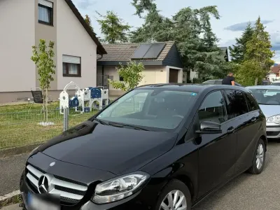 Gebraucht Mercedes B200 136 PS (100 kW) 2015 Schwarz Kleinwagen