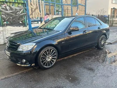 Gebraucht Mercedes C200 184 PS (135 kW) 2008 Schwarz Limousine