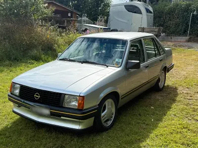 Gebraucht Opel Corsa 45 PS (33 kW) 1993 Silber Kleinwagen