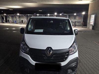 Weiß Gebraucht 2016 Renault Trafic Van / Kleinbus | 13.000 € (Fairer Preis)