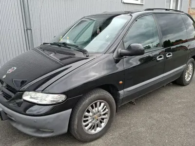 Gebraucht Chrysler Voyager 158 PS (116 kW) 2001 Schwarz Van / Kleinbus