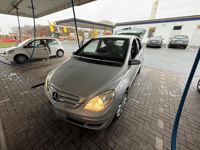 Mercedes B200