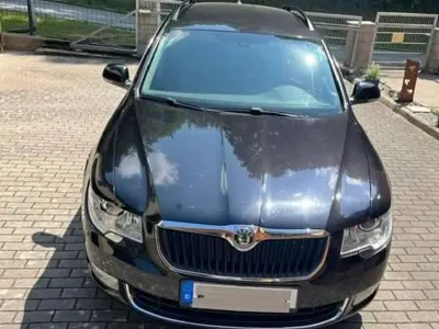 Gebraucht Skoda Superb Exclusive 140 PS (102 kW) 2013 Schwarz Kombi