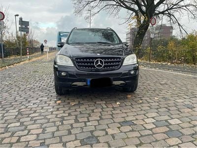 Gebraucht Mercedes ML350 272 PS (200 kW) 2006 Schwarz SUV