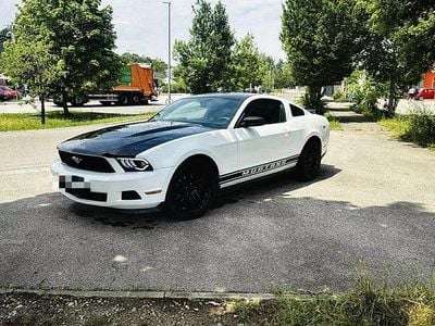 Gebraucht Ford Mustang 305 PS (224 kW) 2011 Weiß Coupé