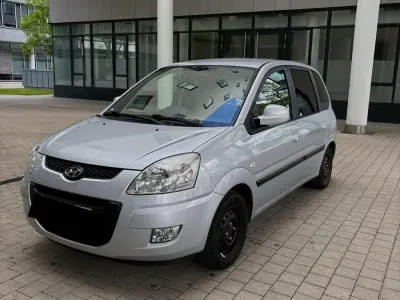 Gebraucht Hyundai Matrix 103 PS (75 kW) 2009 Silber Van / Kleinbus