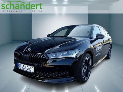 Ebony schwarz metallic Gebraucht 2025 Skoda Superb SportLine Kombi | 49.850 € (Teuer)