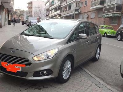 Grau Gebraucht 2018 Ford S-MAX Titanium Van / Kleinbus | 11.000 € (Fairer Preis)